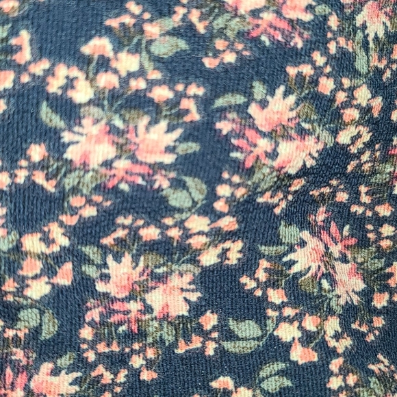 Price Reduced 6/3 Lularoe NWT Shirley Size Large - Picture 3 of 5